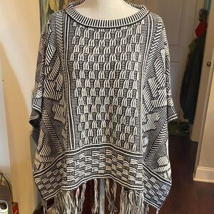 World Market Black and White Patterned Women's poncho sweater  FREE SIZE